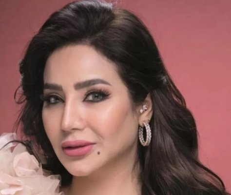 وسامته خطفت الأنظار بوسامته .. ابن الإعلامية لجين عمران يثير ضجة كبيرة بظهور نادر له مع والدته! -شوف دلوقتي مدى وسامته