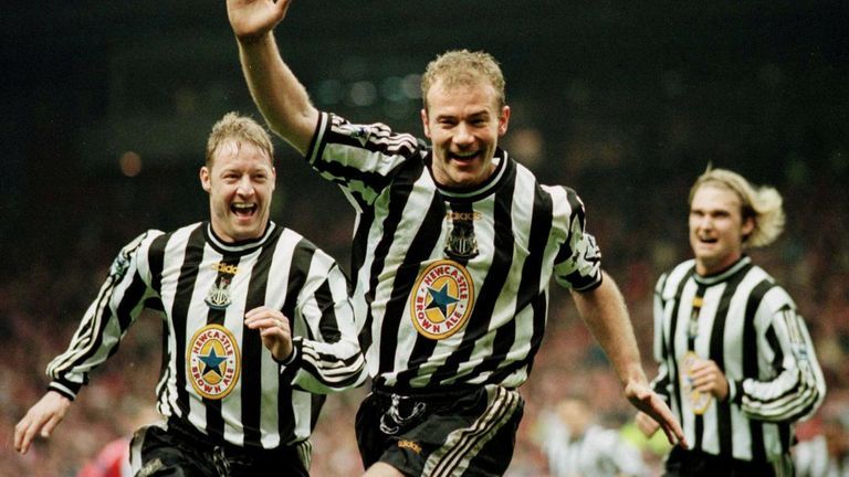 الأفضل في تاريخ البريميرليج.. من يسبق محمد صلاح ورونالدو؟