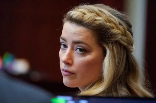 جوني ديب يفضح آمبر هيرد ويكشف سرها المحرج للعلن.. طلقها لهذا السبب (المقرف) والمقزز