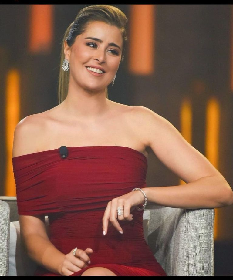 عدد من نجوم الفن يحرصون على مشاركة جمهورهم لحظاتهم المميزة