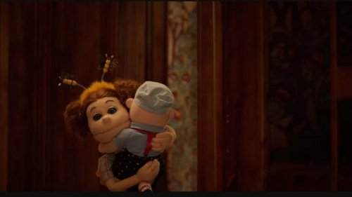 لن تتوقعوا من هو مؤدي شخصية الدمية (كارا)ابنة (​أبلة فاهيتا).. والمفاجأة في عمره الحقيقي!