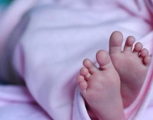 معجزة إلهية خارقة تقشعر لها الابدان .. اغرب حالة ولادة في العالم وقعت في هذه الدولة العربية والاطباء يصابون بالذهول