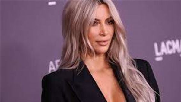 شاهد.. كيم كارداشيان بإطلالة تثير الجدل على مواقع التواصل