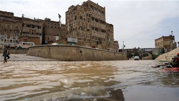 الأمطار والسيول تضيفان معاناة جديدة للمواطنين في اليمن