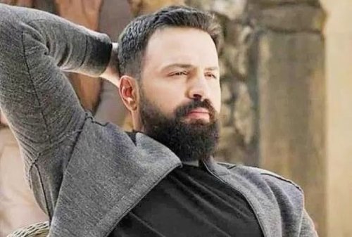 شوف دلوقتي: وسامة منقطعة النظير ظهور صورة لـ شقيق تيم حسن.. وسامته أسرت الجماهير!