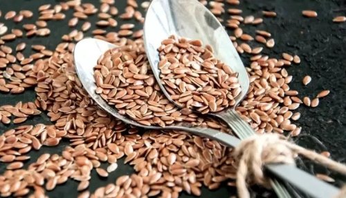 بذور صغيرة.. لكنها تنسف الكرش وتفتت دهون البطن والأرداف في 3 أيام فقط.. الطريقة الصحيحة لإستخدامها ؟