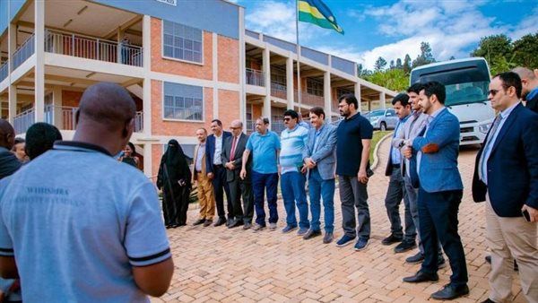 فريق حكومي من مأرب يطلع على تجارب عدد من المؤسسات والقطاعات الخدمية في العاصمة الرواندية