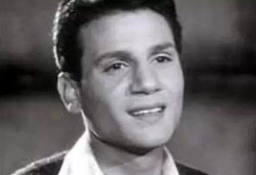 صورة نادرة لـ عبد الحليم حافظ قبل وفاته بساعات وعلامات التعب ظاهرة على وجهه...شوف دلوقتي