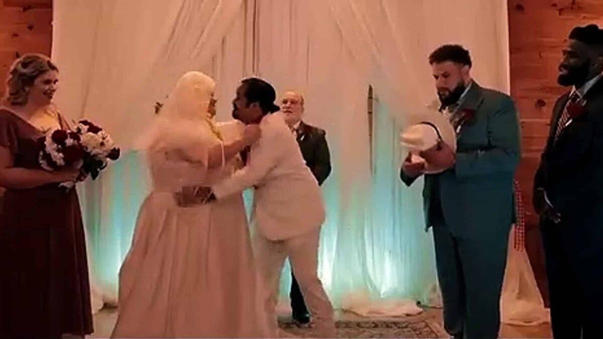 قناة سعودية تهاجم نيتفلكس بعد المشهد الفاضح للفنان السعودي مؤيد النفيعي في "مسلسل مو"..(شاهد)