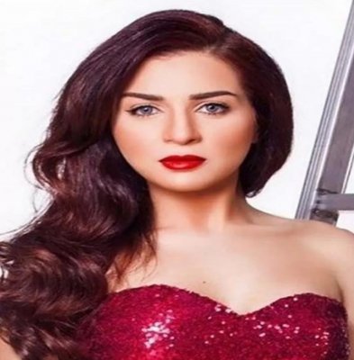 مي عزّ الدين رفضت السماح لـ أحمد زاهر بلمسها نهائياً !! سألوها عن السبب فصدمت الجميع بما كشفته!!