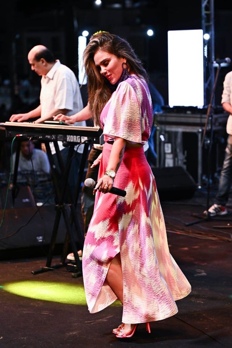 نيكول سابا تتألق بحفل كامل العدد في مصر (صور)