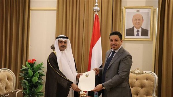 وزير الخارجية يتسلم نسخة من اوراق اعتماد السفير الكويتي لدى بلادنا