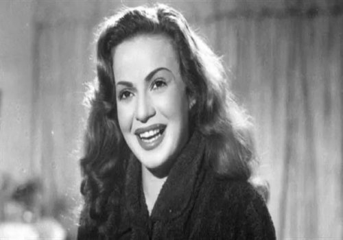 تسريب صورة لـ هند رستم في أيامها الأخيرة تجتاح مواقع التواصل الاجتماعي.. لن تصدق كيف غدر الزمن بها!!