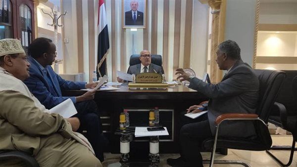 الوزير الأغبري يناقش مستوى إنجاز مشاريع برنامج الأغذية العالمي للعام 2022