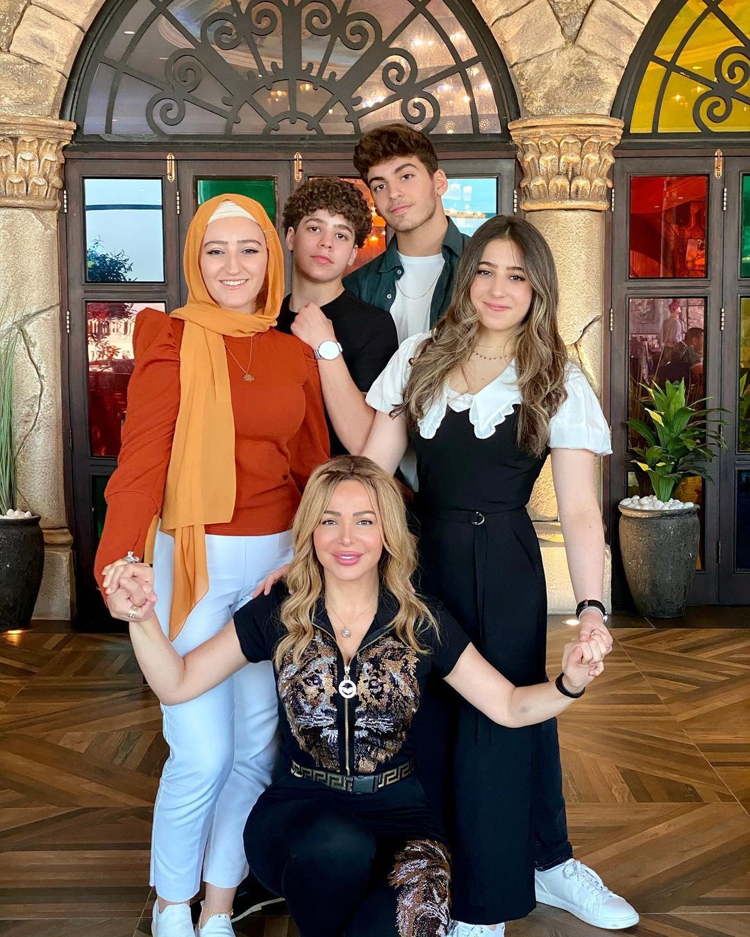 سوزان نجم الدين "باكية": حُرمت من رؤية أولادي 5 سنوات