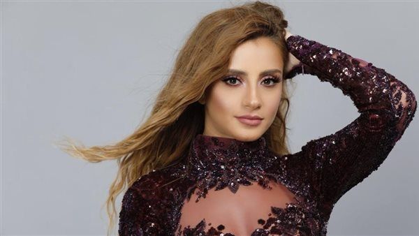 "الموسيقيين المصريين" توقف المطربة اللبنانية كارولينا كرم