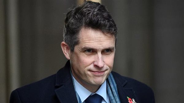 اختبار جديد أمام حكومة سوناك.. استقالة وزير بريطاني بسبب "فضيحة تنمر"