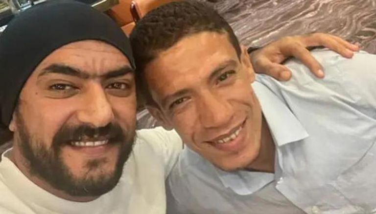 القصة الكاملة لـ "عامل النظافة" المصري.. من محل الكشري إلى السجن