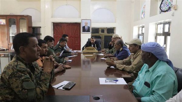 اللجنة الأمنية تناقش الوضع الأمني بمحافظة ارخبيل سقطرى