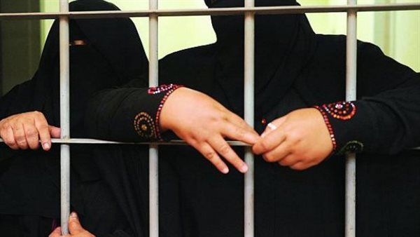 اغتصاب وتعذيب حوامل وخلع أظافر.. معاناة نساء اليمن في سجون الحوثي