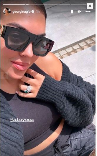 جورجينا تلفت الأنظار بإطلالة فاتنة من السعودية وهي تستمتع بأشعة الشمس الدافئة (صور)