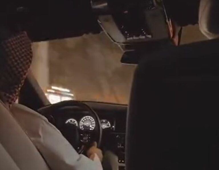 فيديو متداول لسائق سيارة الشاعرة السعودية عبير الراجحي .. ما علاقة سمول كابتشينو؟ (شاهد)