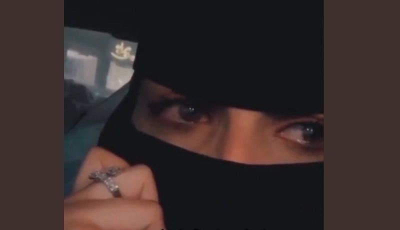 عطوني طريقة أخلي زوجي يحبني.. سيدة سعودية تبكي بحرقة وتطلب من متابعيها مساعدتها (فيديو)