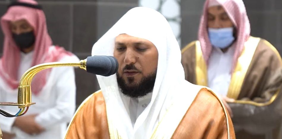 السعودية.. شاهد: ماهر المعيقلي يبكي متأثرا ويُبكي جموع المصلين في الحرم بدعاء خاشع