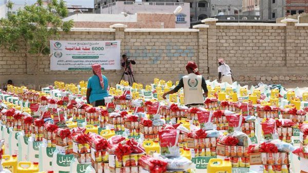 توزيع 712 سلة غذائية بوادي حضرموت بدعم كويتي