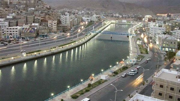 العامري يناقش مع فريق مركز الملك سلمان الاحتياجات الانسانية والاغاثية في وادي حضرموت