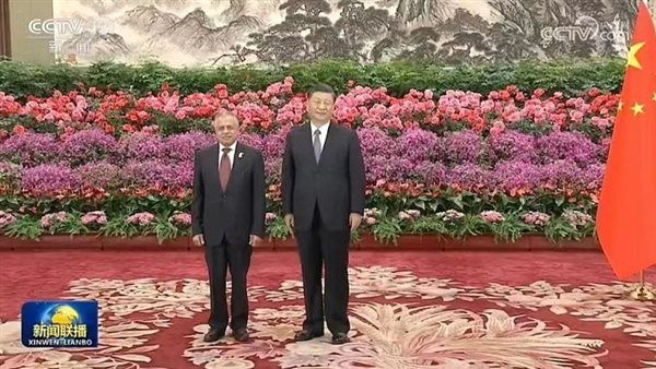 الرئيس الصيني يتسلم اوراق اعتماد سفير اليمن