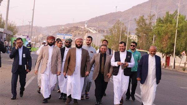 وزير الأوقاف يتفقد مخيمات حجاج اليمن في مشعري عرفات ومنى