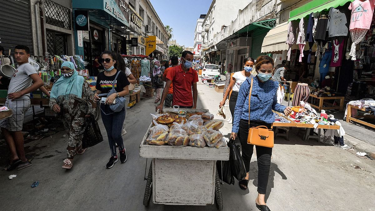 هل تتخطى تونس أزمتها الاقتصادية وتتجنب الإفلاس؟