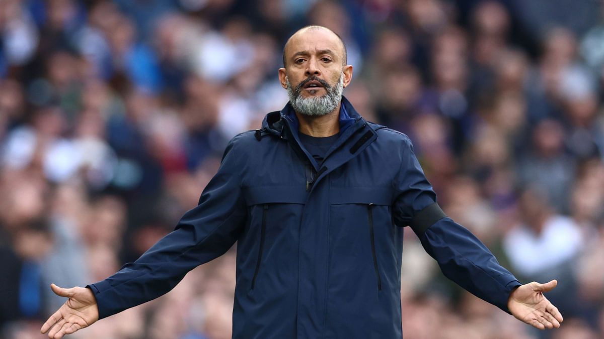 سانتو يقرر إبعاد عبدالرحمن العبود وحمدان الشمراني وعبدالعزيز البيشي عن معسكر الاتحاد