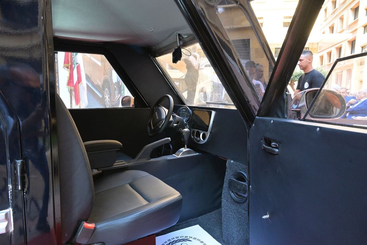 لبنان يطلق أول سيارة كهربائية محلية الصنع تعمل على الطاقة الشمسية (صور)