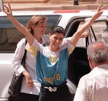 لأسباب أمنية.. توقيف اللبنانية سهى بشارة في مطار أثينا