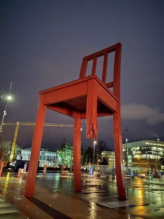 هكذا تفاعل الأردنيون مع إعلان عرض "أكبر كرسي" مصنوع في البلاد