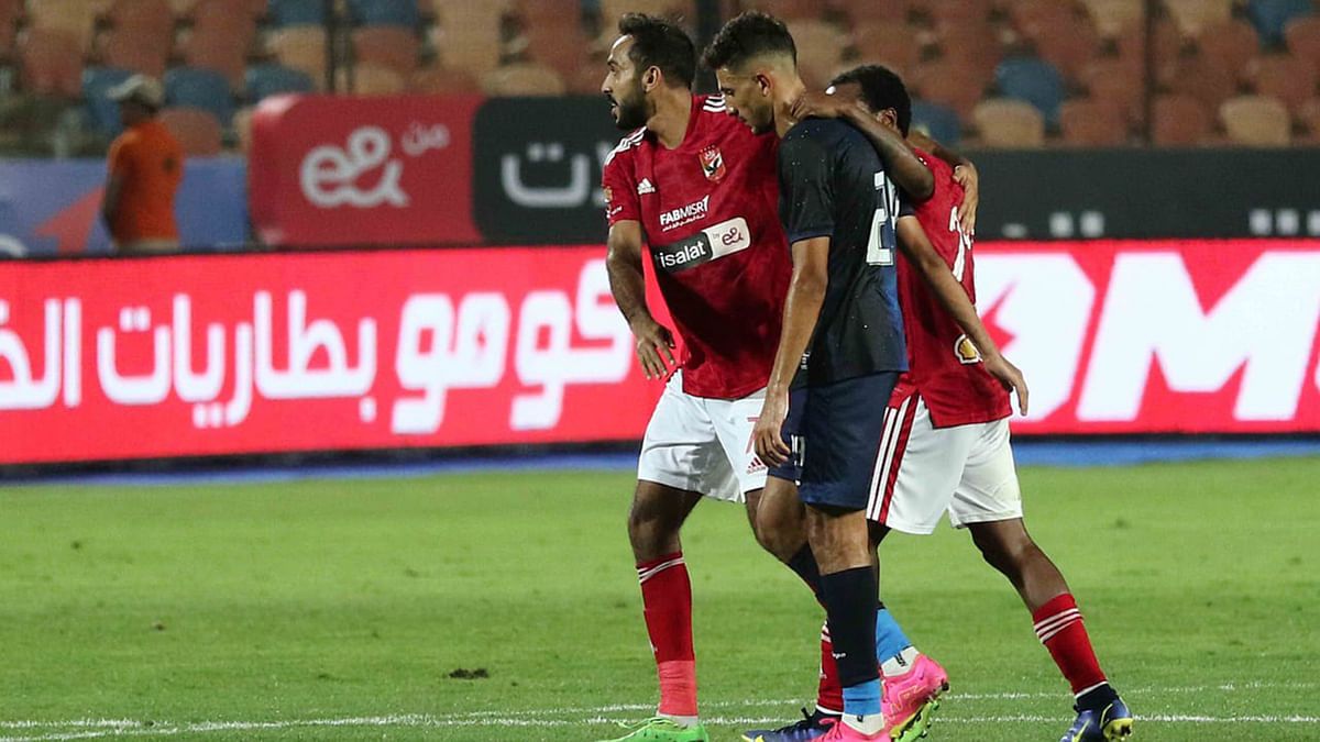أحمد فتوح لاعب الزمالك يثير الجدل بتصفيقه للاعبي الأهلي (فيديو)