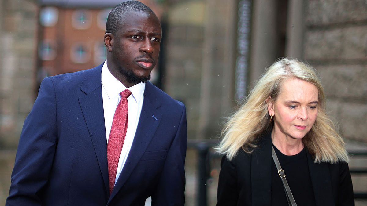 براءة بنجامين ميندي من تهمة الاغتصاب.. واللاعب يعلّق بالعربية "الحمد لله" (فيديو)