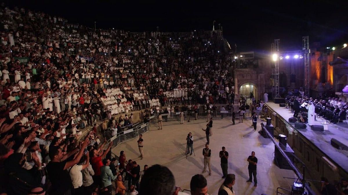 الفنان خالد عبدالرحمن يحيي حفلا جماهيريا في جرش