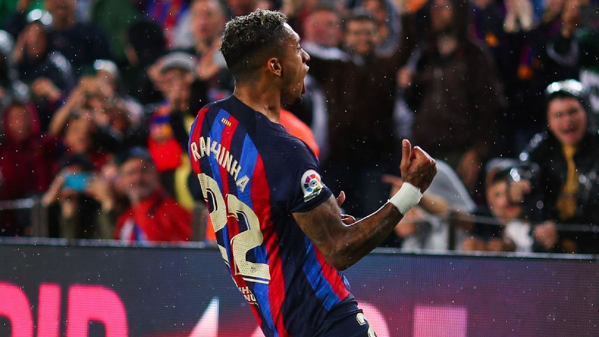 سبورت: النصر السعودي مهتم جدًا بالتعاقد مع رافينيا من برشلونة