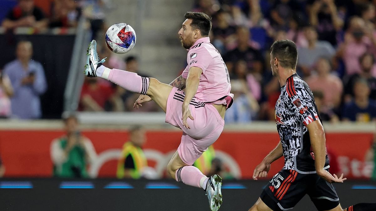 لماذا يمشي ليونيل ميسي كثيرا خلال المباريات؟