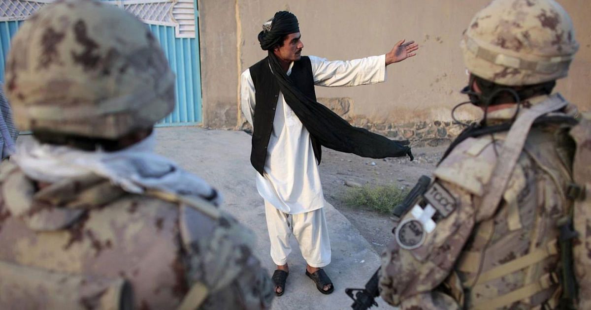 "التايمز": مئات المترجمين الأفغان الفارين من طالبان يعيشون بعزلة وخوف