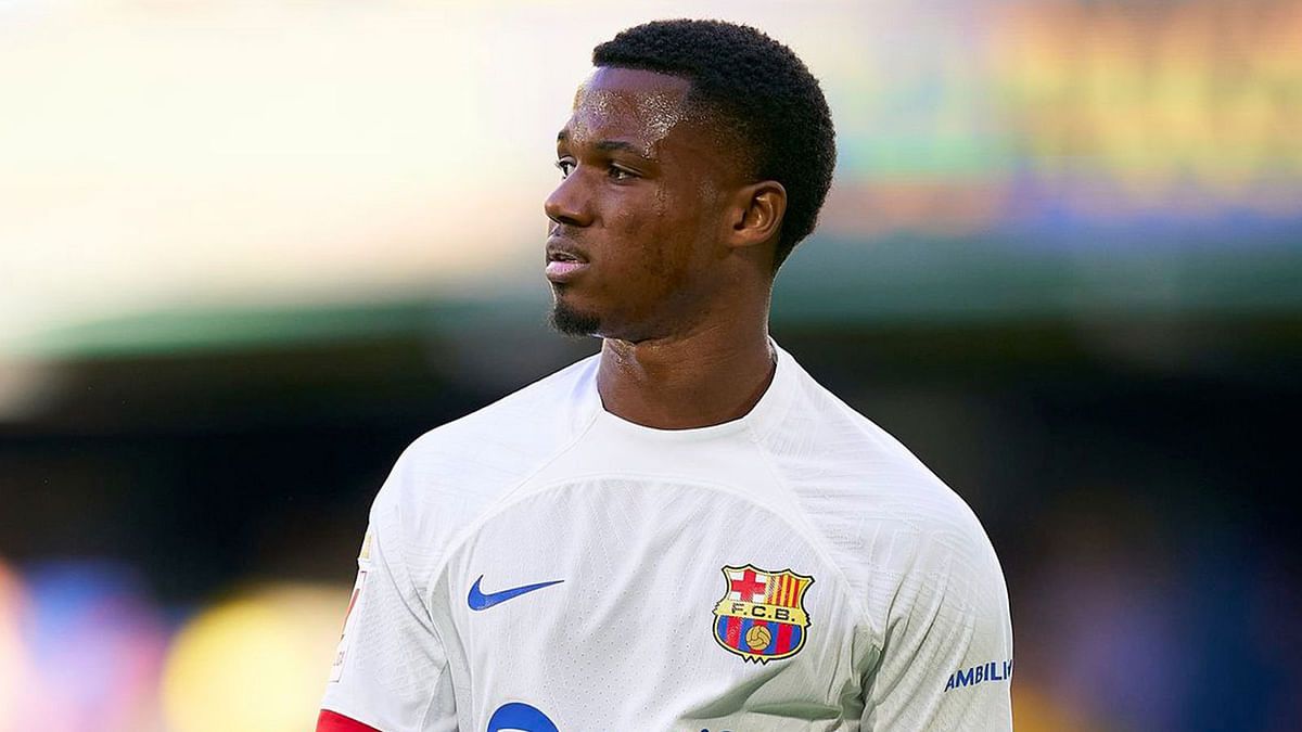 توتنهام وتشيلسي يتنافسان لضم أنسو فاتي نجم برشلونة