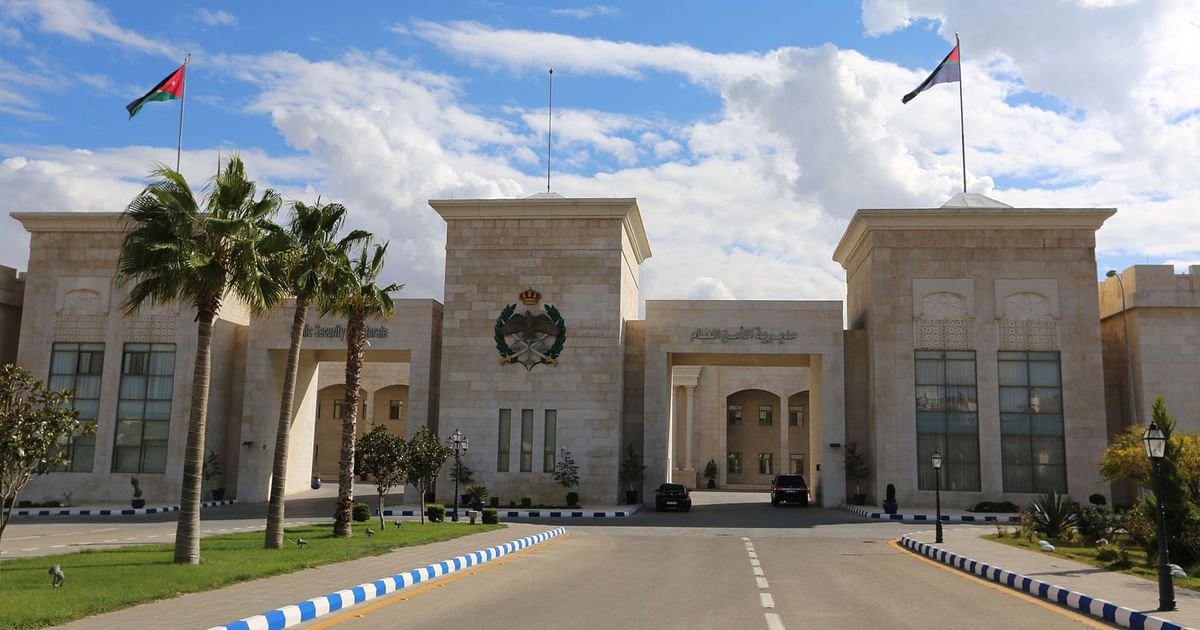 الأردن.. القبض على سارق مركبة بعد إيذاء سائقتها بشكل "بشع" (فيديو)