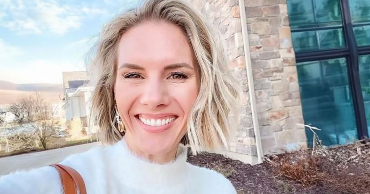 اشتهرت بالنصائح الأسرية.. توقيف "يوتيوبر" أمريكية عذبت أطفالها