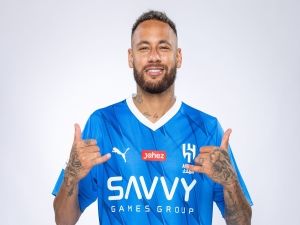 النجم البرازيلي " نيمار " يفجع جمهور الهلال السعودي بتصريح صادم وغير متوقع