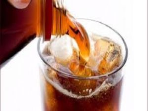 سعودية وضعت الكوكا كولا على شعرها . لن تصدقوا المفاجأة التي حدثت لها وجعلت جميع يتحدثون عنها!!