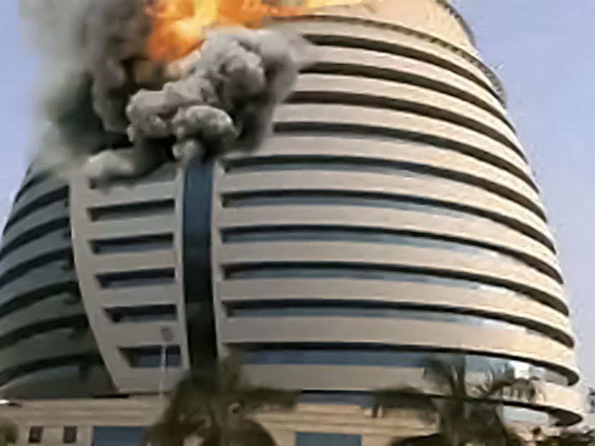 الجيش السوداني والدعم السريع يتبادلان الاتهامات بشأن تدمير منشآت حيوية