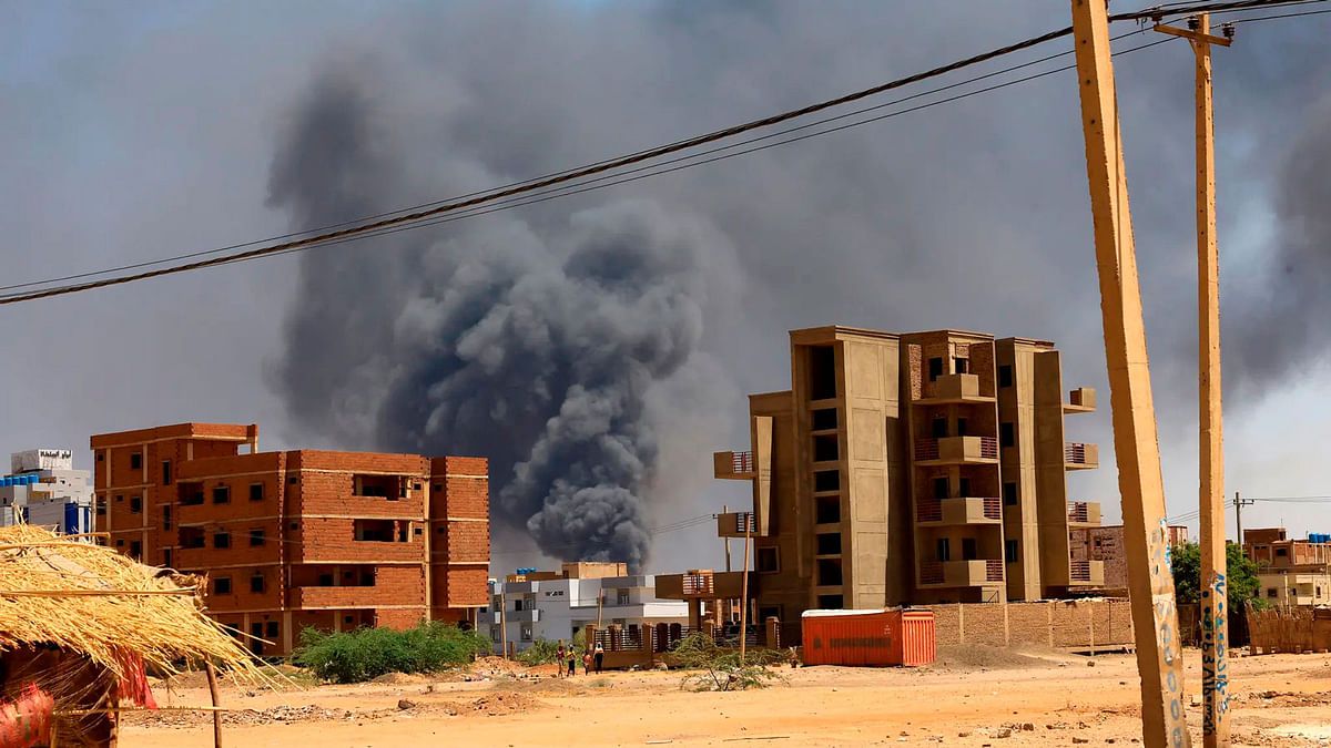 الجيش السوداني والدعم السريع يتبادلان الاتهامات بشأن تدمير منشآت حيوية